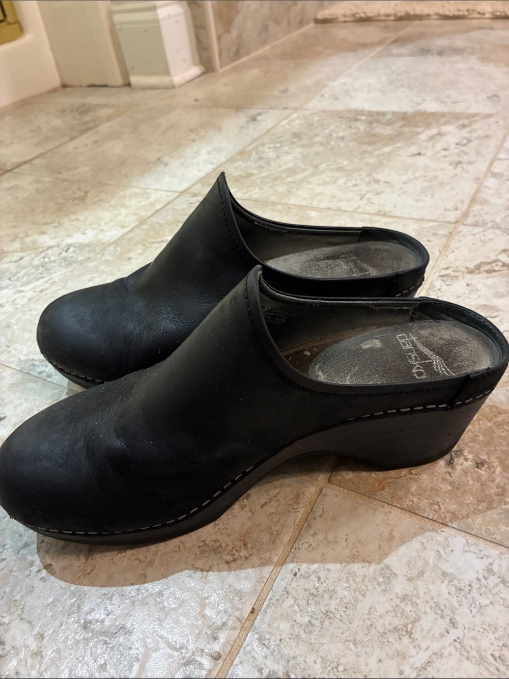 Dansko Melody Black Leather Women's Slip-On Clog Mules SZ 37/7